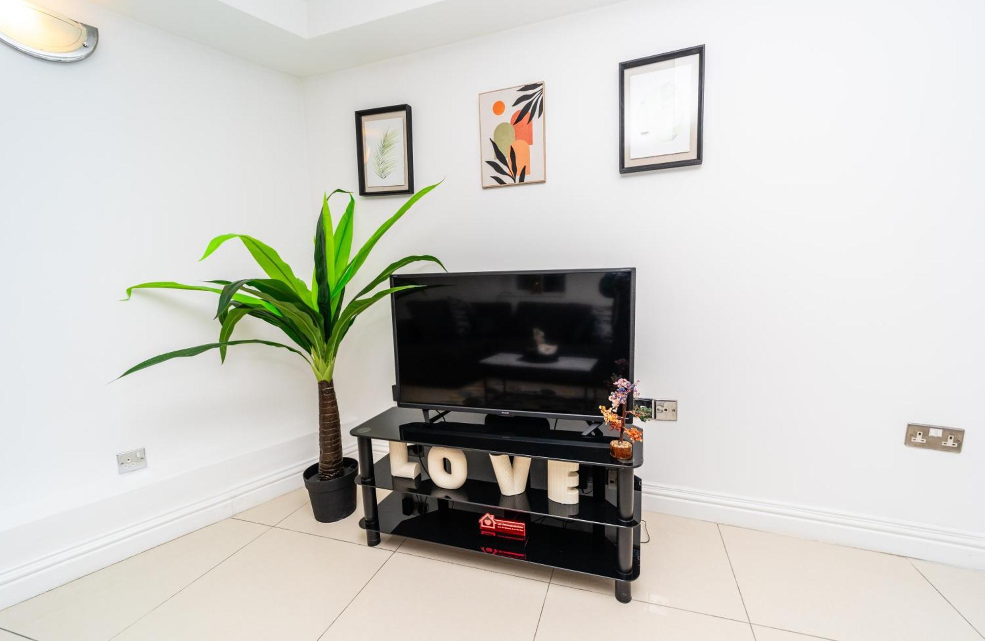 Spacious Flat With Patio & Parking In City Centre Reading Exterior foto