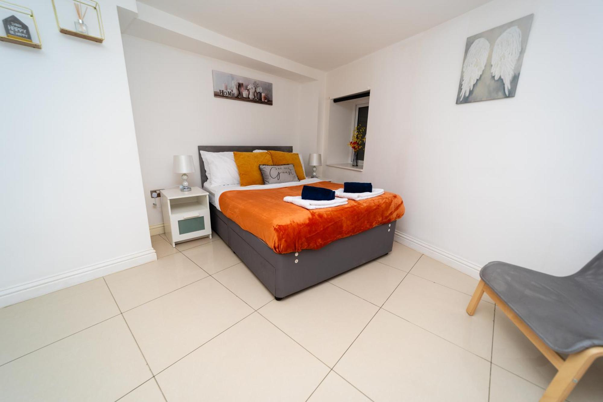 Spacious Flat With Patio & Parking In City Centre Reading Exterior foto