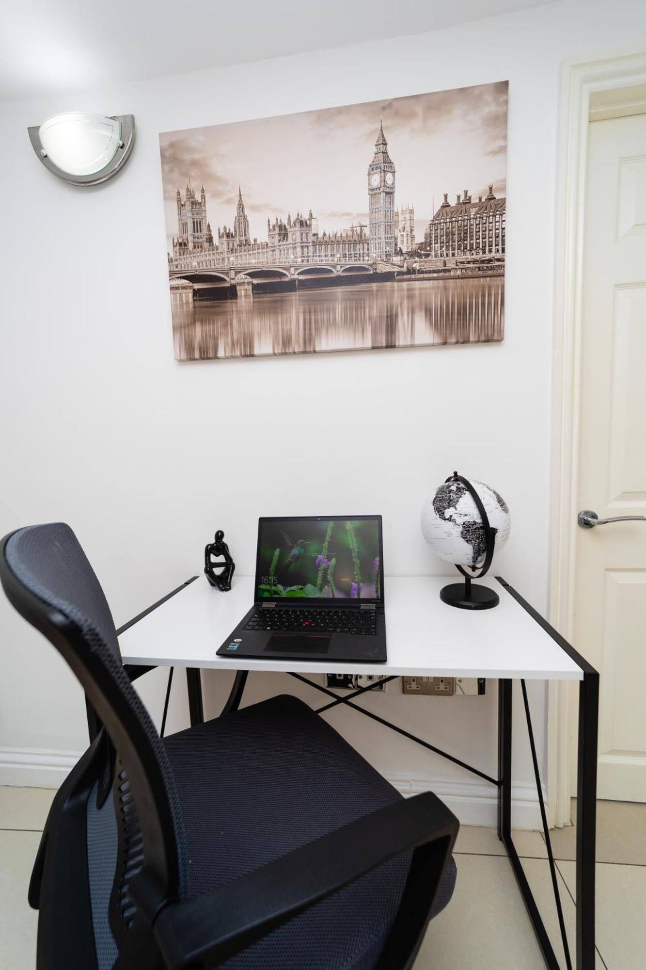 Spacious Flat With Patio & Parking In City Centre Reading Exterior foto